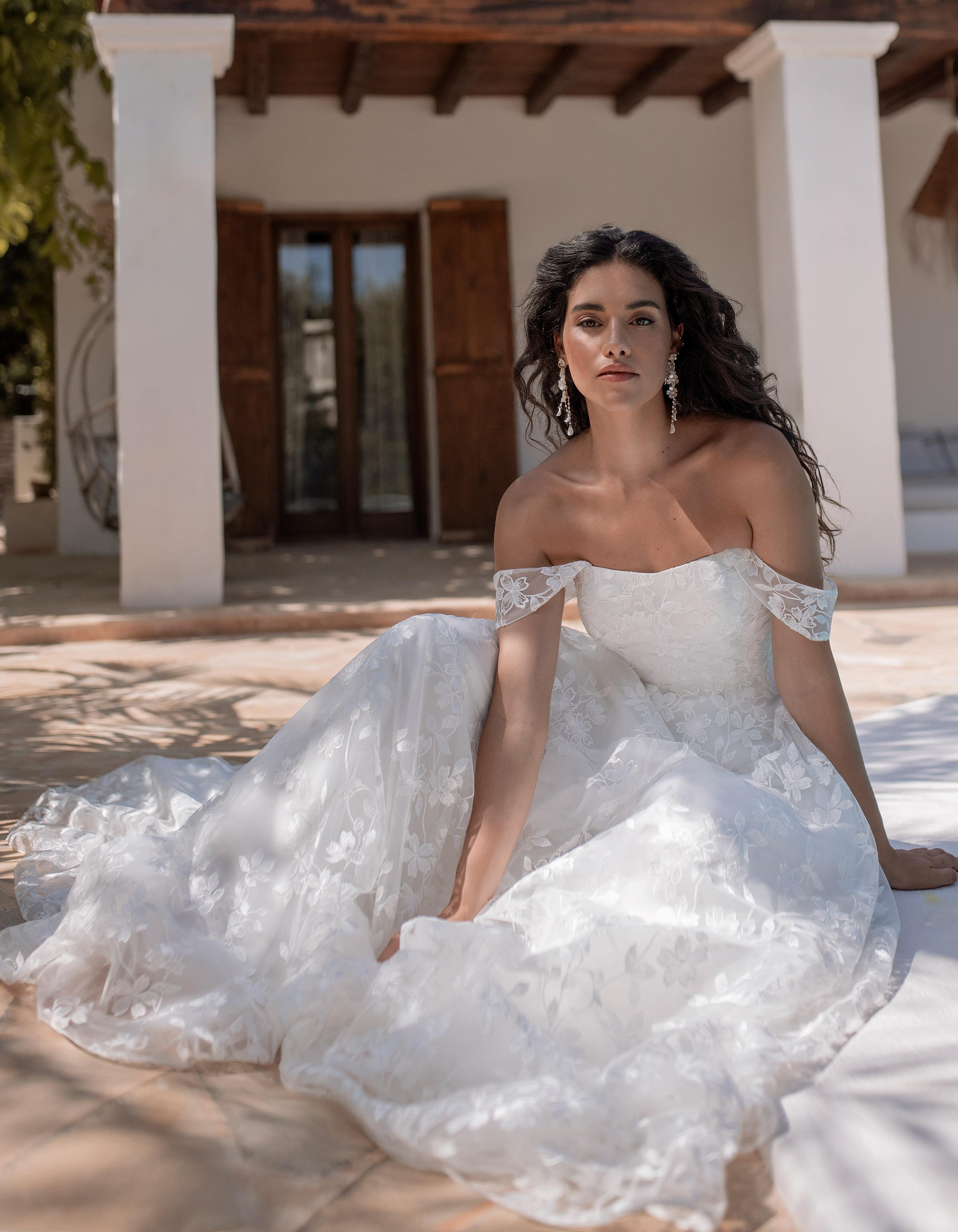 dena-a-line-wedding-dress-crop1-heidi-hudson.jpg