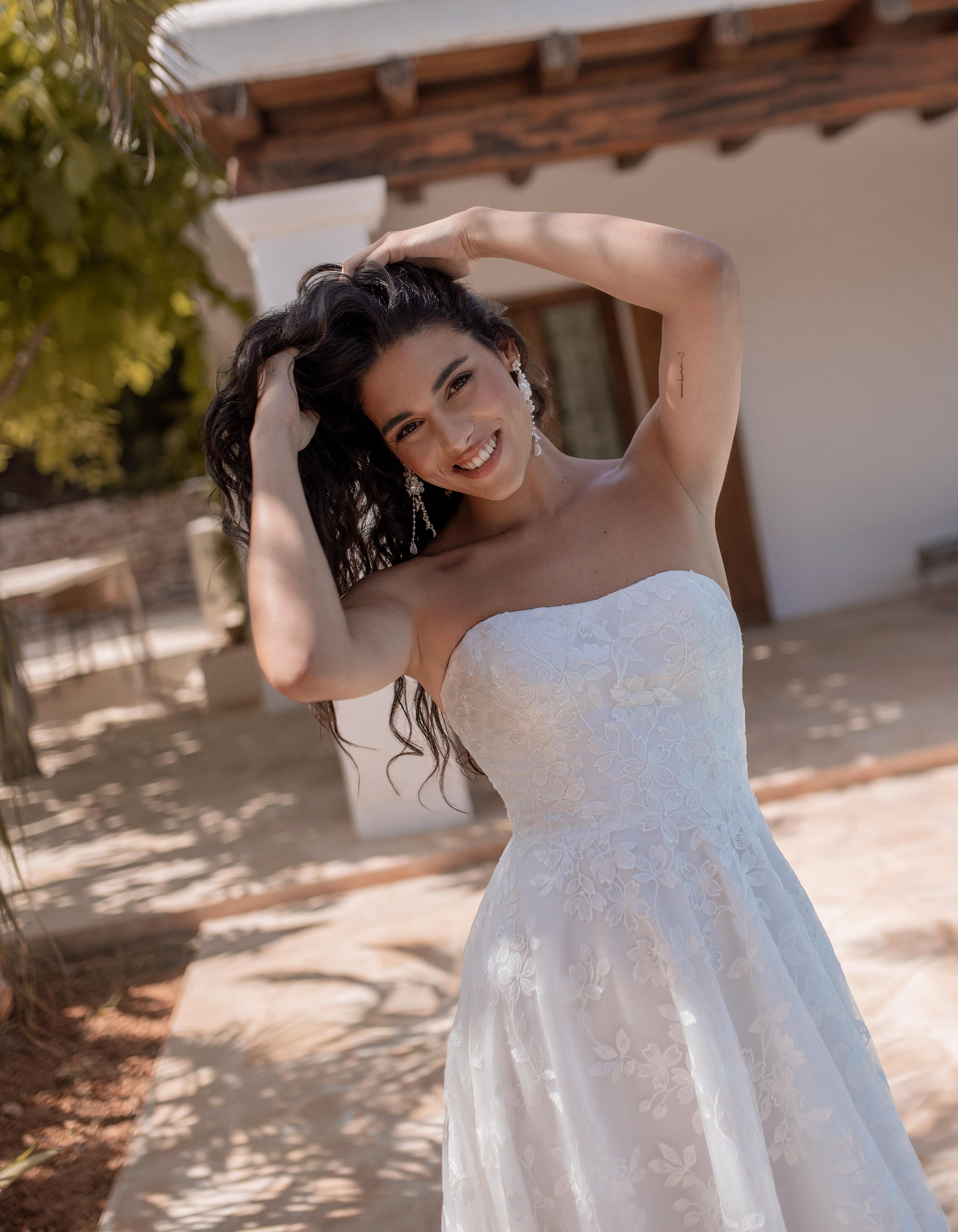 dena-a-line-wedding-dress-crop2-heidi-hudson.jpg