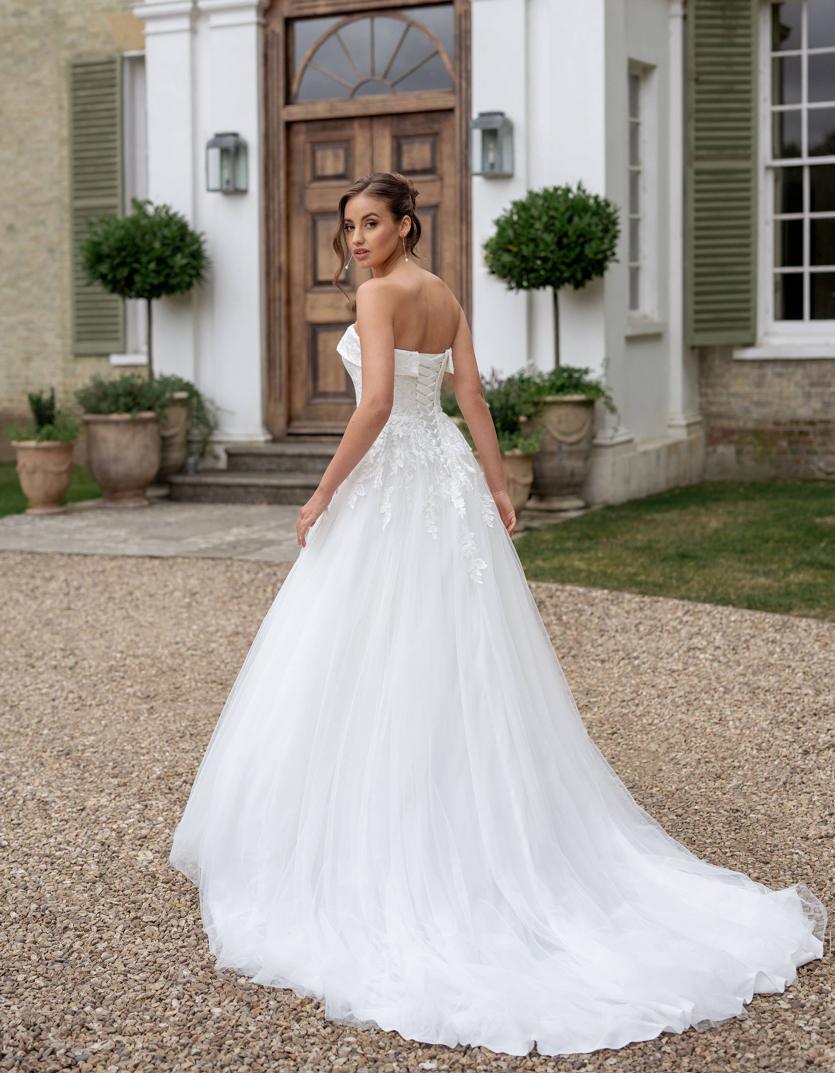 evangeline-ballgown-wedding-dress-back-anna-sorrano.jpg