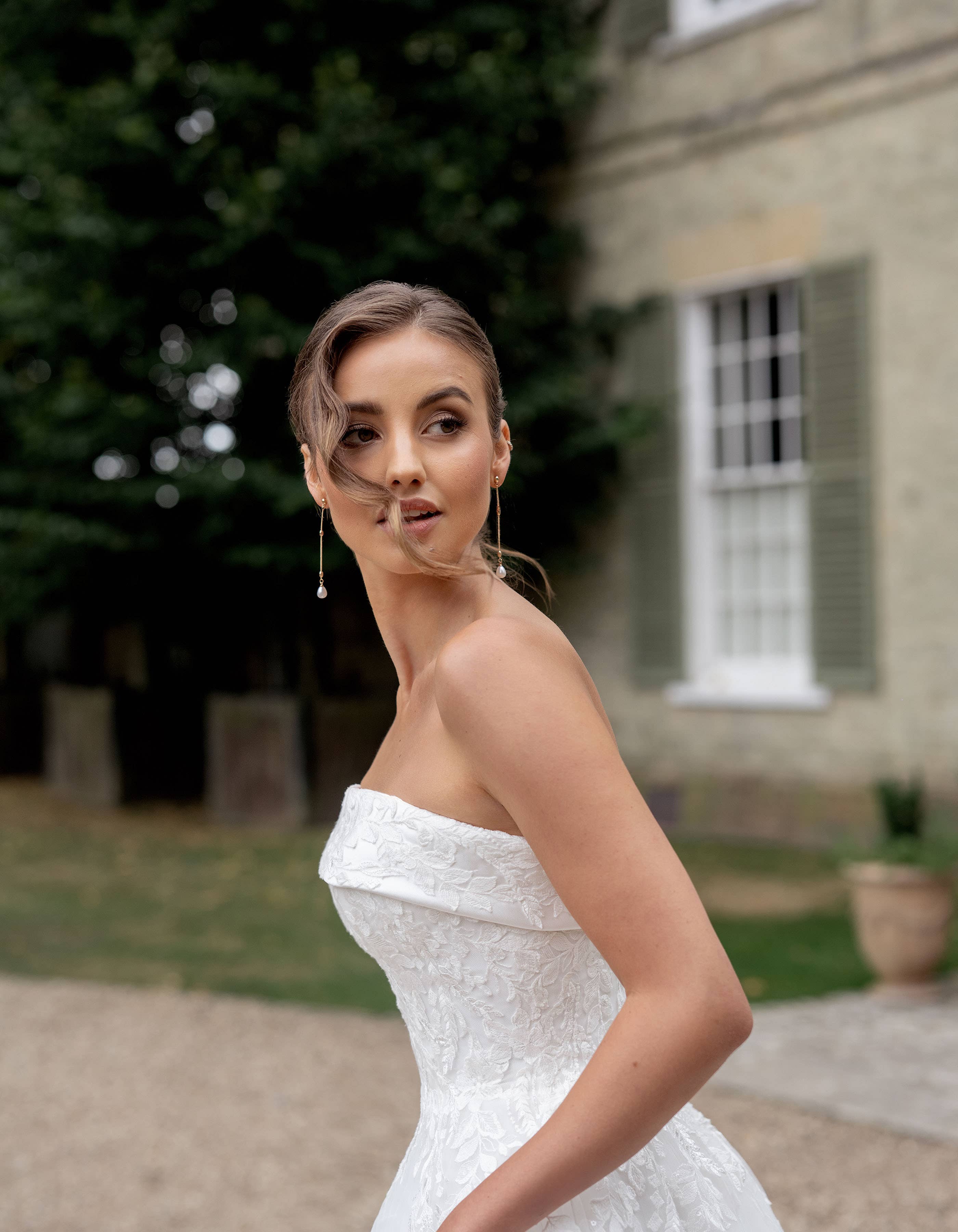 evangeline-ballgown-wedding-dress-crop-anna-sorrano.jpg