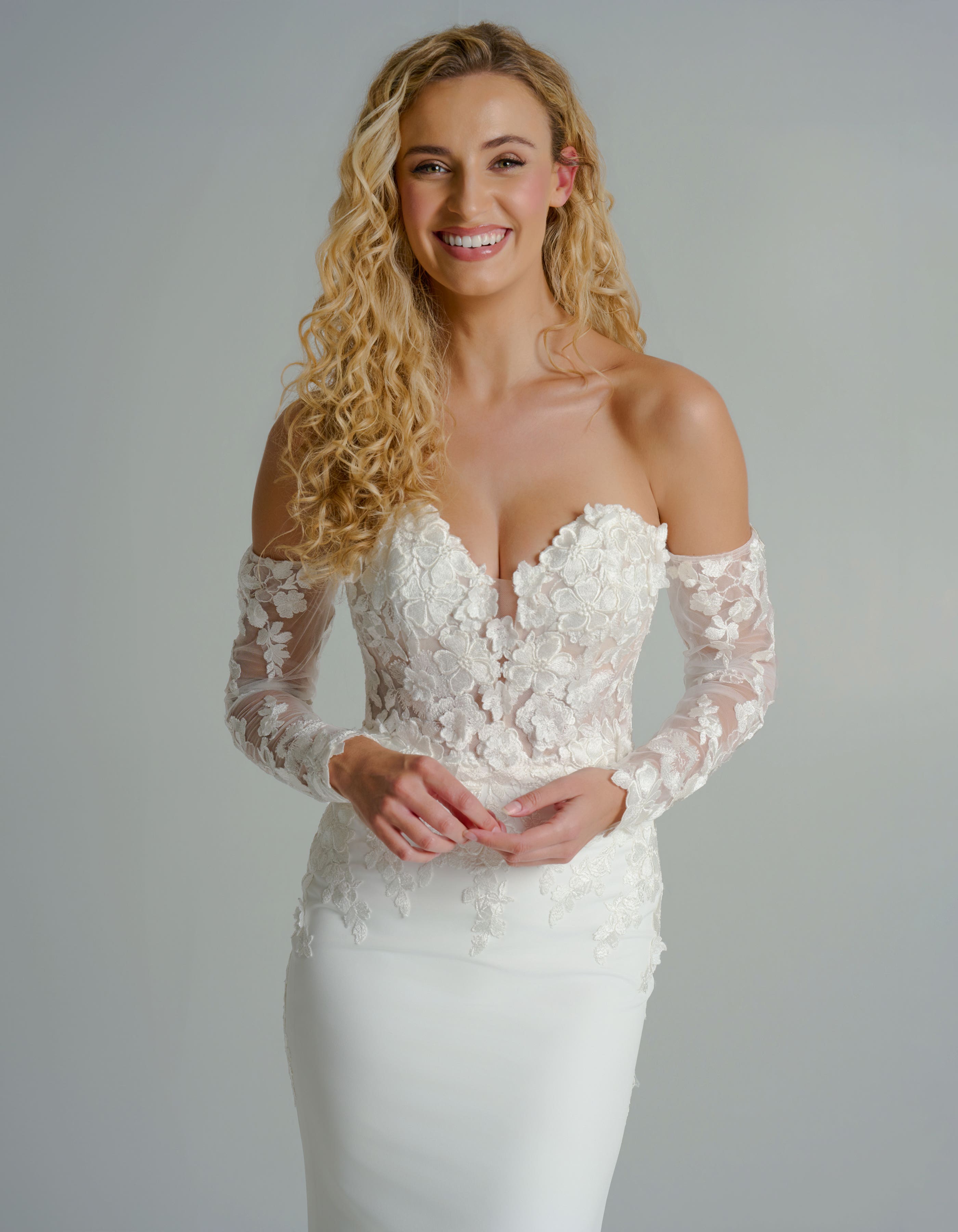 garret-sheath-wedding-dress-miavalenca-wed2b-crop1-lores.jpg