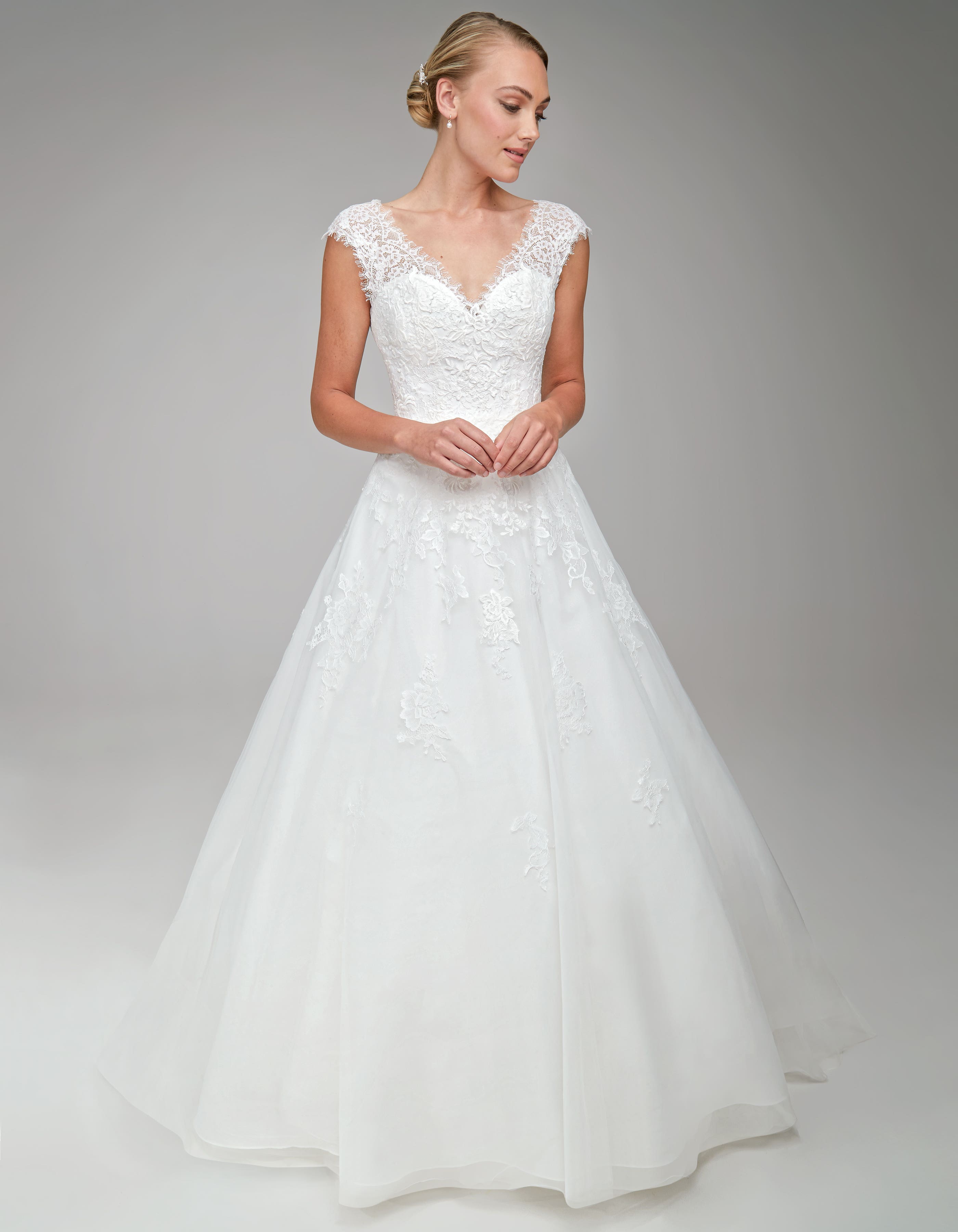 Harriet aline weding dress front Anna Sorrano