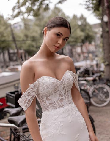 Timeless Lace Accessories for a Romantic Bride | wed2b Timeless Lace Accessories for a Romantic Bride | wed2b