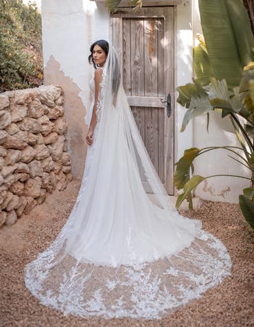 Lace Edge Wedding Veils | wed2b Lace Edge Wedding Veils | wed2b