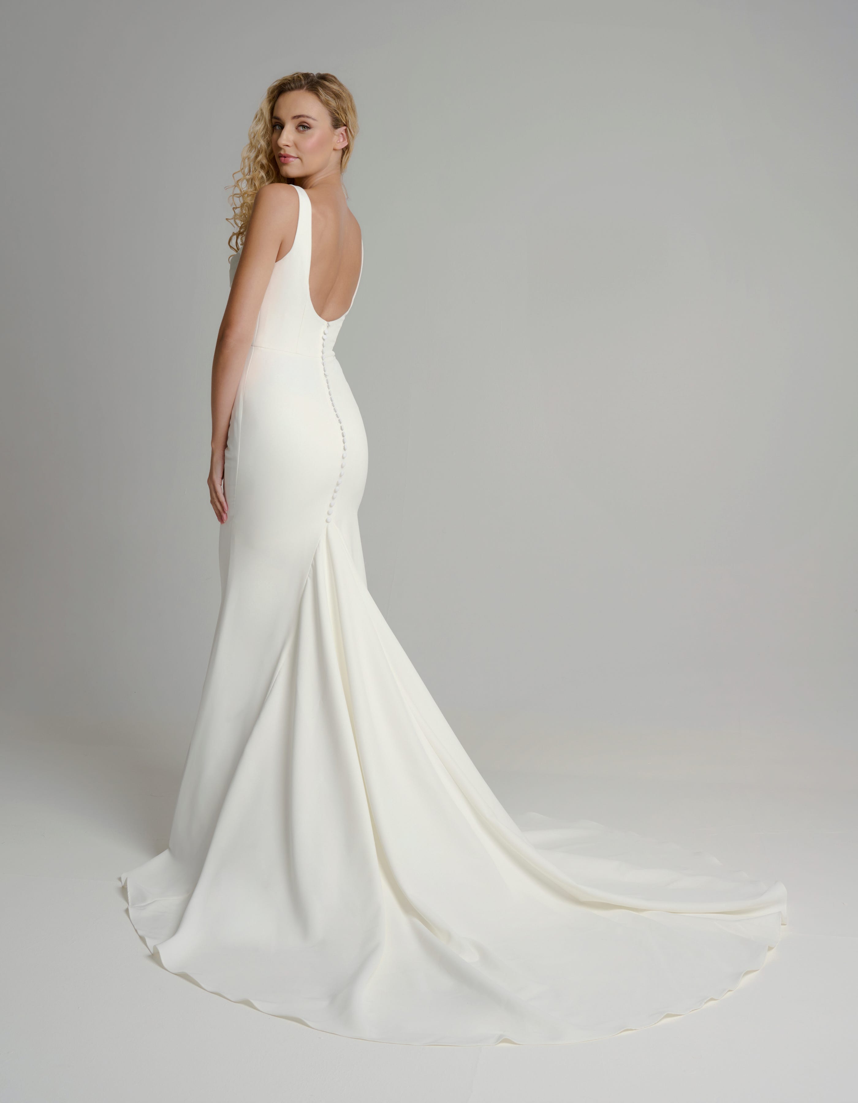 neroli-sheath-wedding-dress-sofia-cruz-wed2b-back.jpg