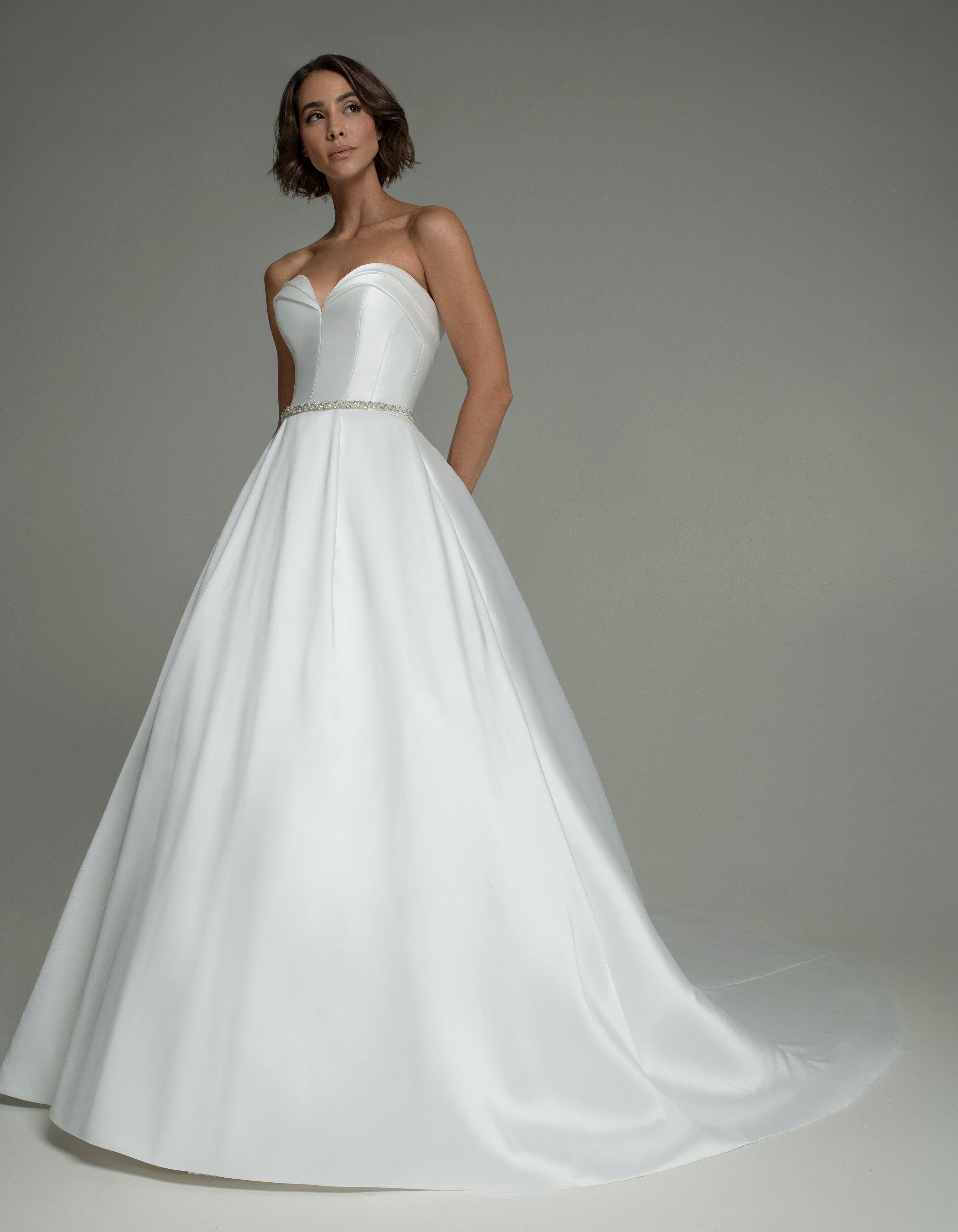 palma-ballgown-wedding-dress-front-sofia-cruz.jpg