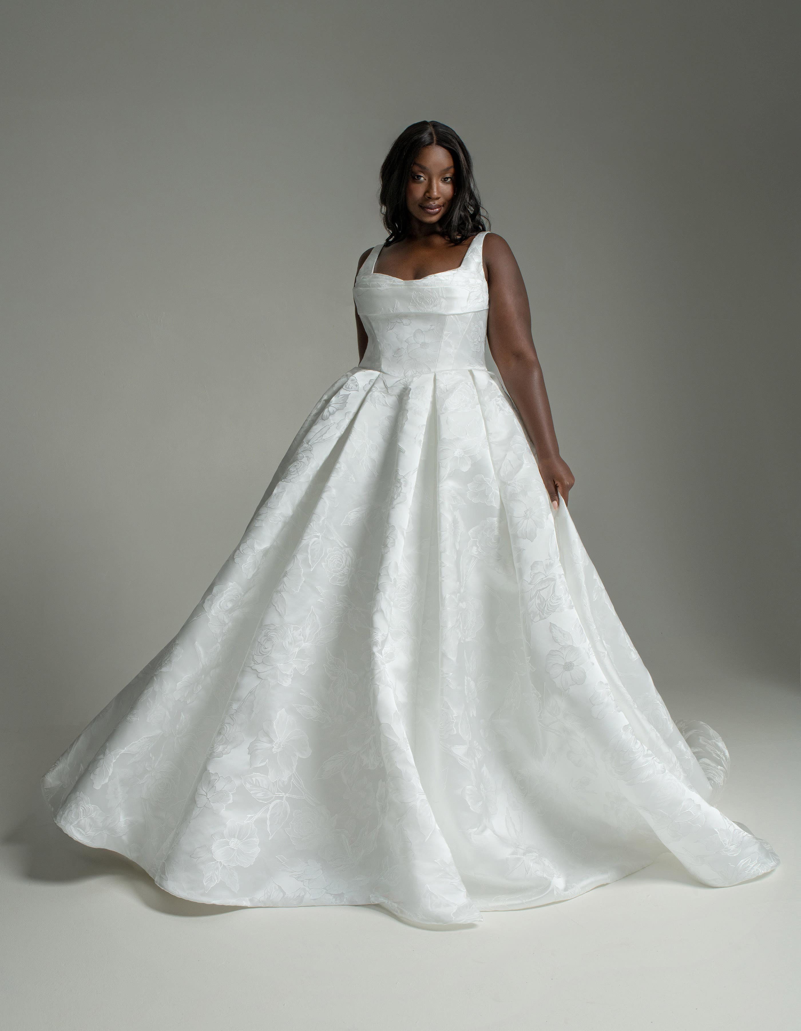 reba-ballgown-wedding-dress-front-sofia-cruz.jpg