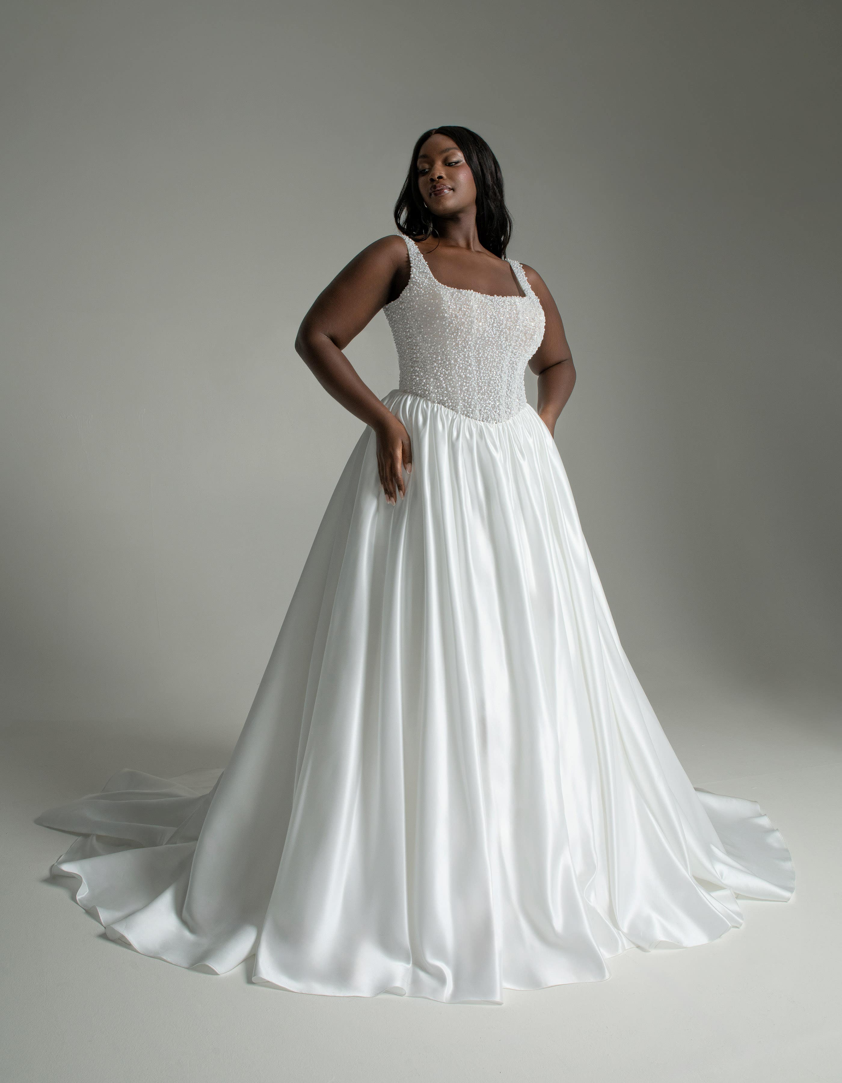 rozalind-ballgown-wedding-dress-front-aaliyah-quinn.jpg