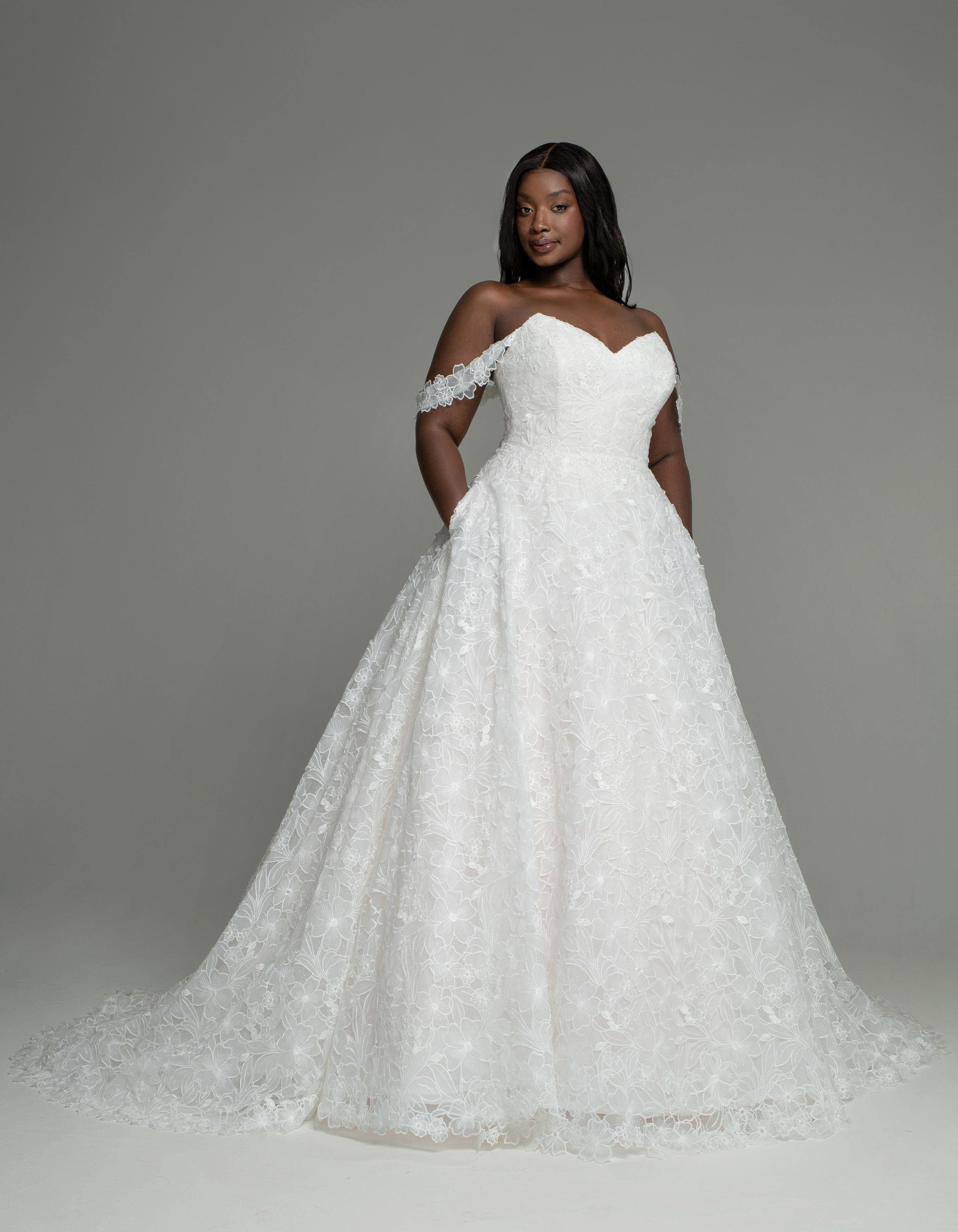 valentina-a-line-wedding-dress-front-aaliyah-quinn.jpg