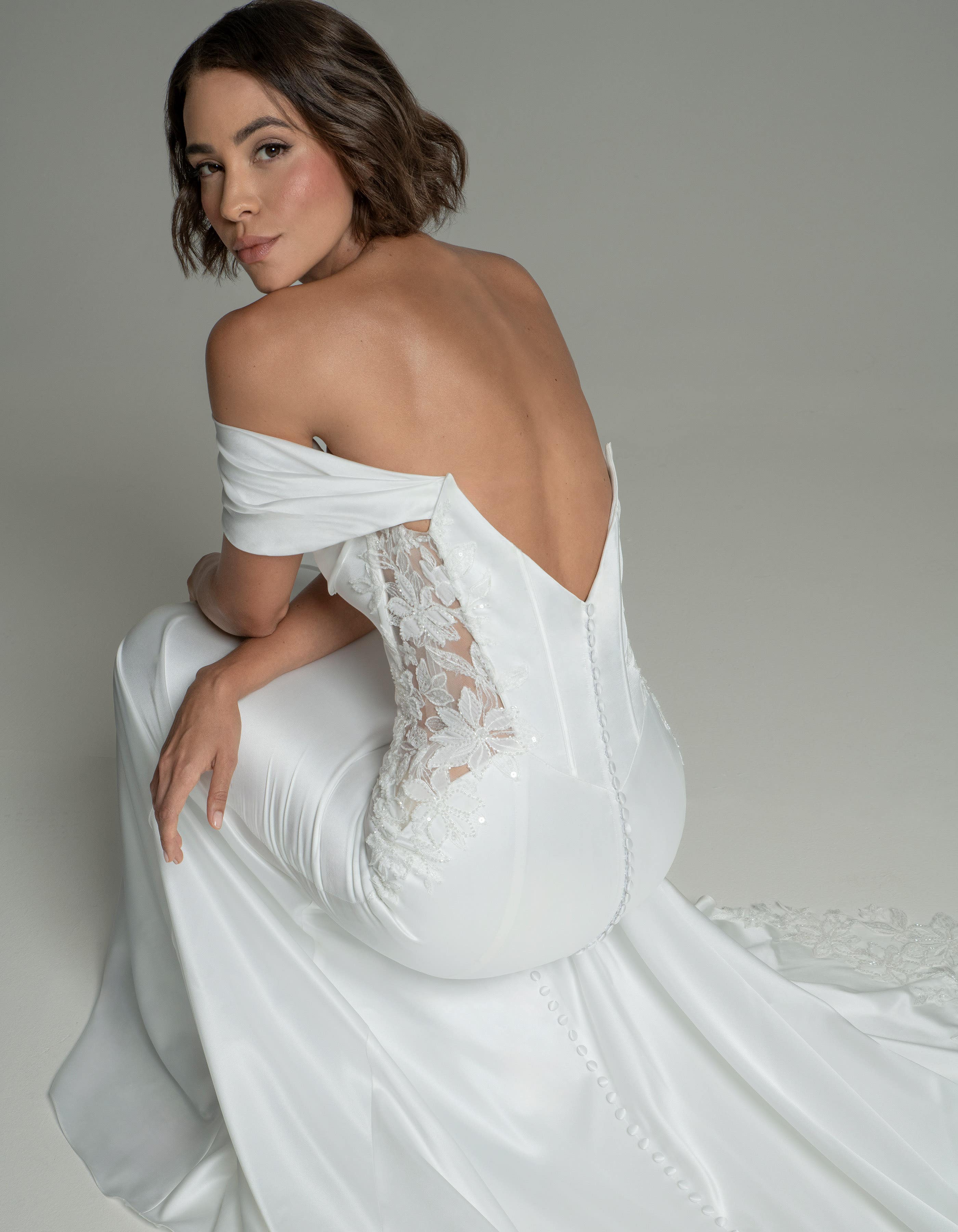 vergara-sheath-wedding-dress-back2-aaliyah-quinn.jpg