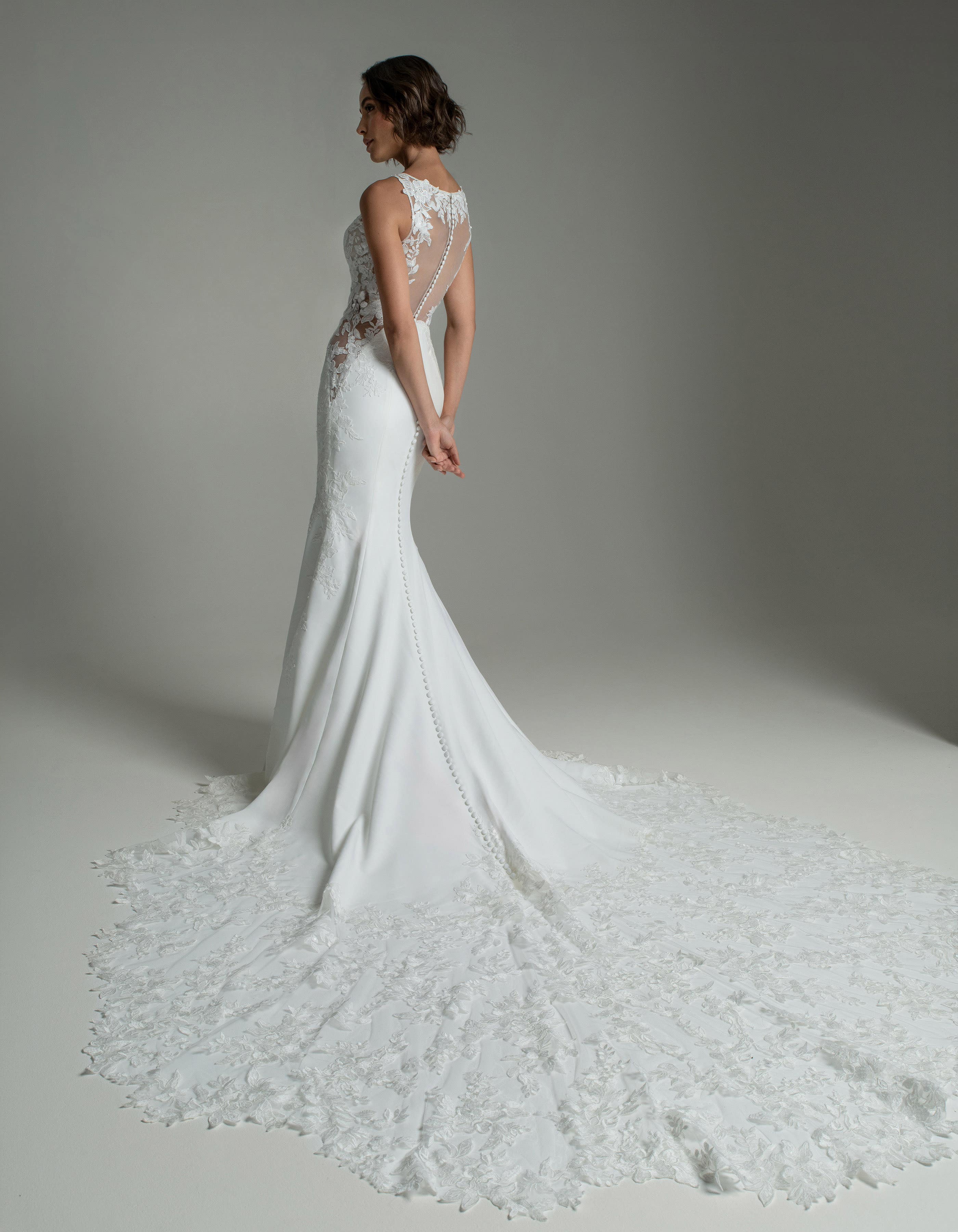 vivienne-sheath-wedding-dress-back-aaliyah-quinn.jpg