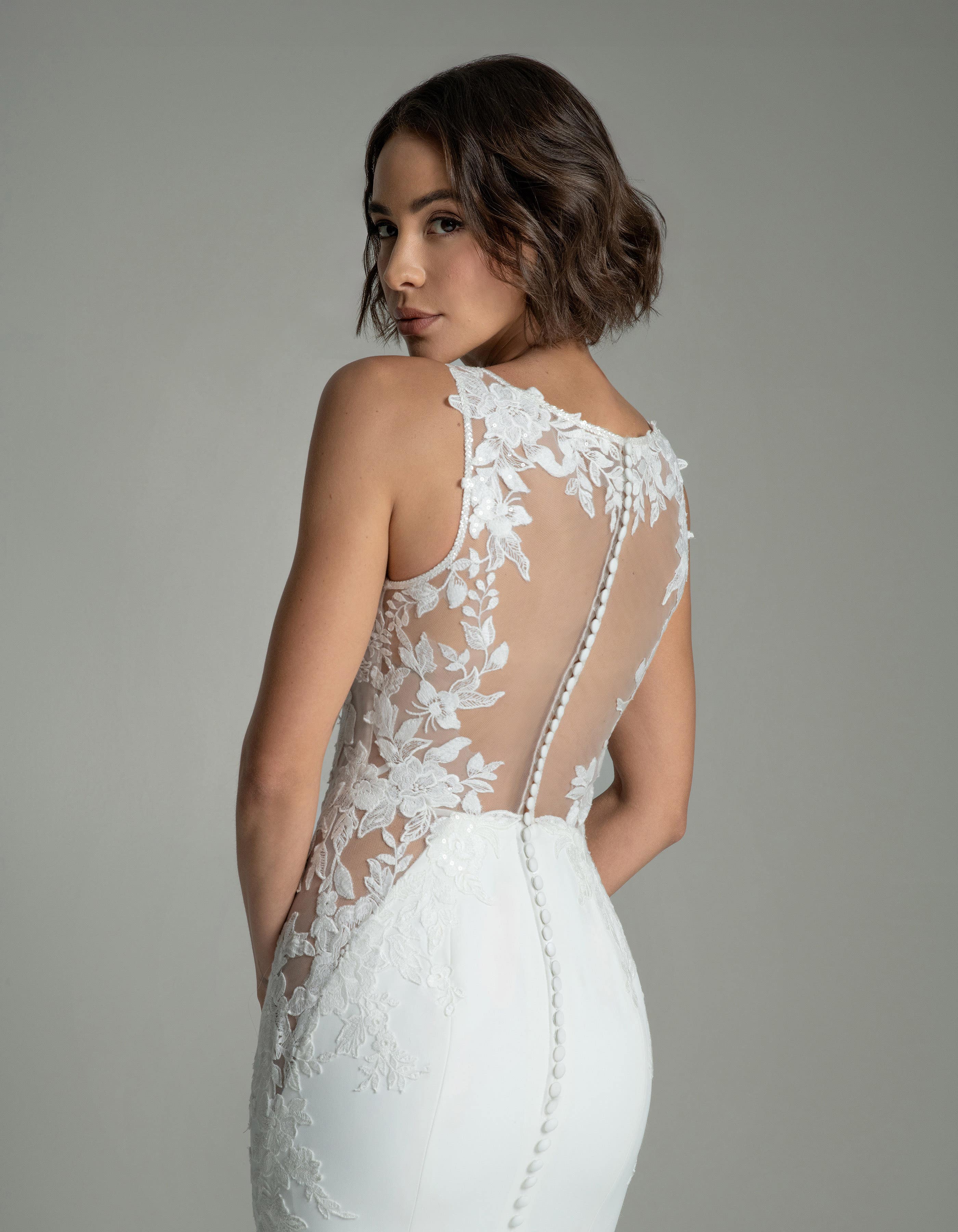 vivienne-sheath-wedding-dress-crop2-aaliyah-quinn.jpg