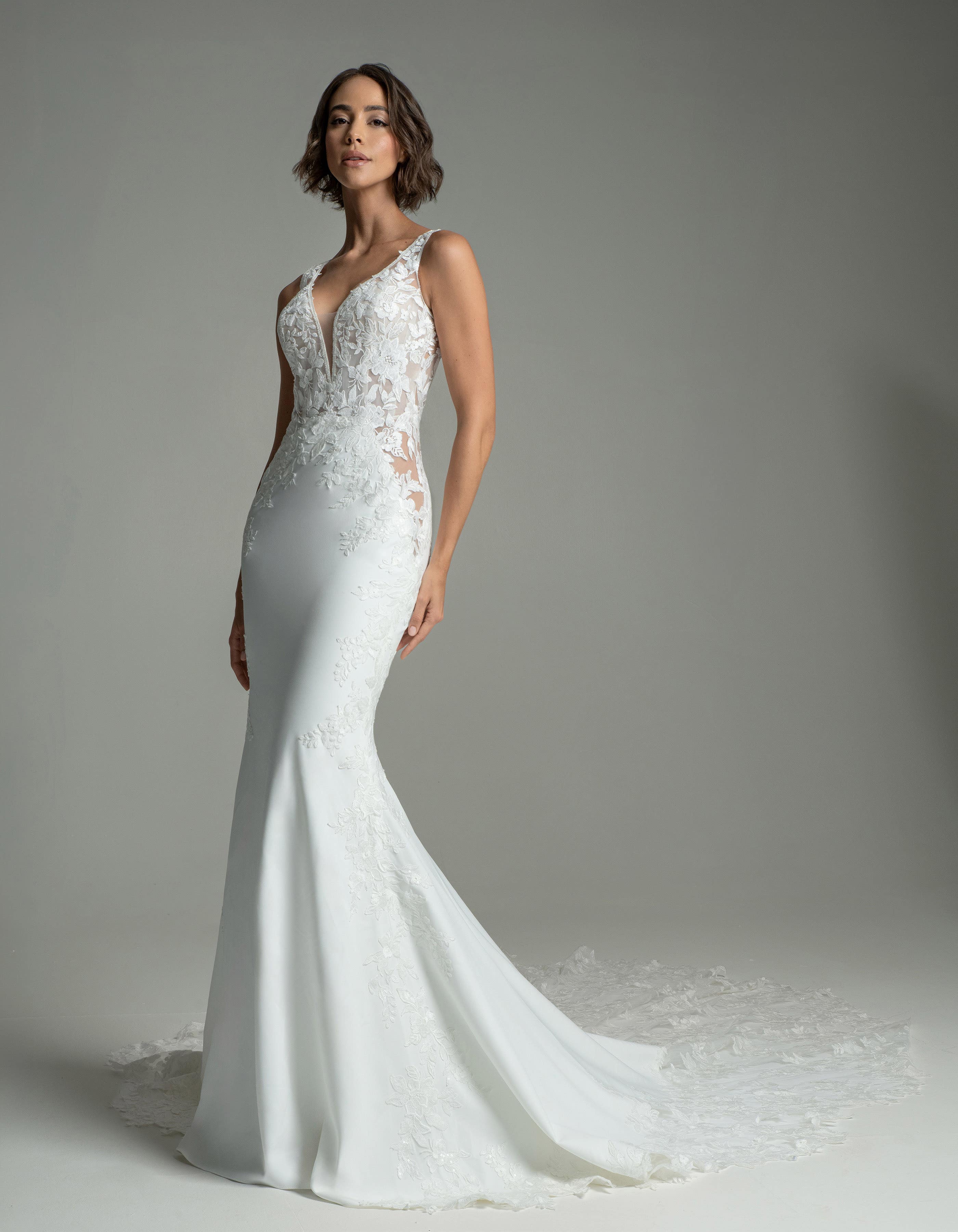 vivienne-sheath-wedding-dress-front-aaliyah-quinn.jpg