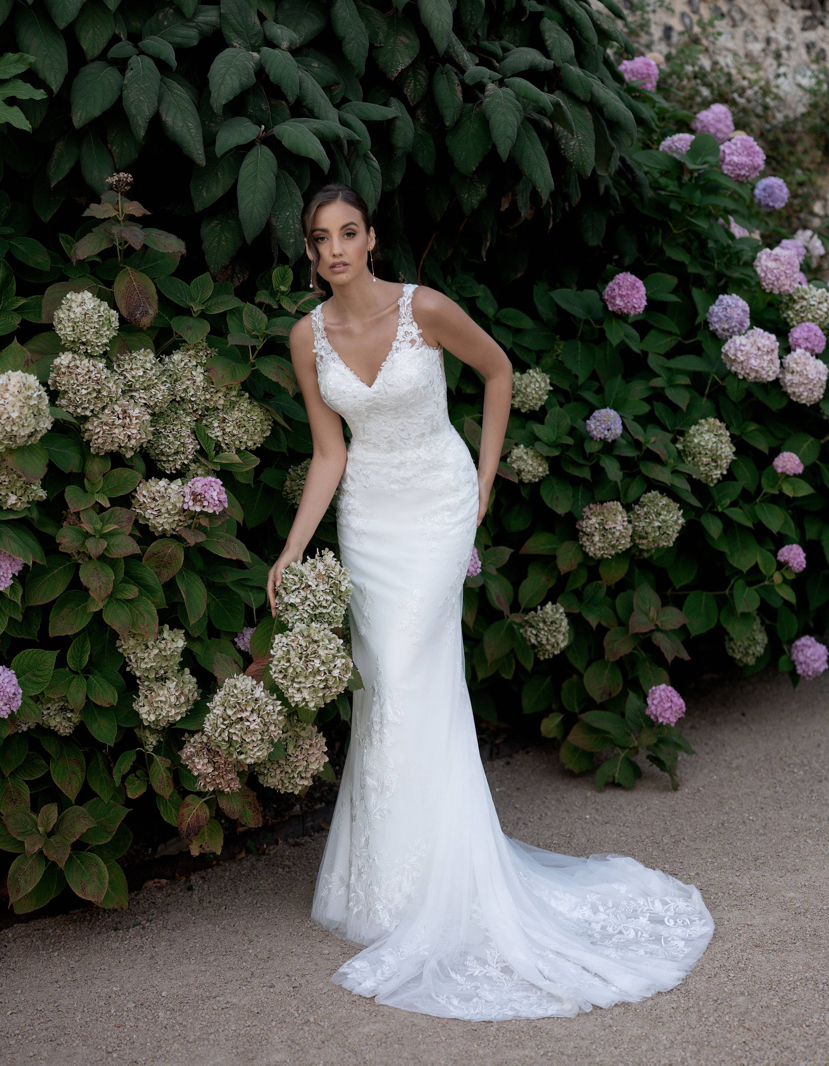 willow-sheath-wedding-dress-front-anna-sorrano.jpg