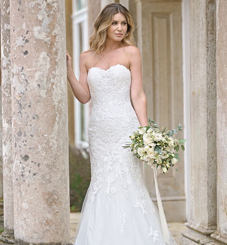 cheap bridesmaid dresses glasgow Wow! Mikado styles on this stunning model in Glasgow, Scotland! Bridesmaid dresses that make a statement because your bridal party should turn heads too. Our Bari Jay designer