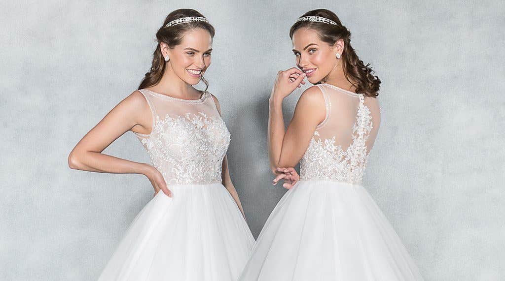 Discover Ariana, our new vintage style wedding dress!