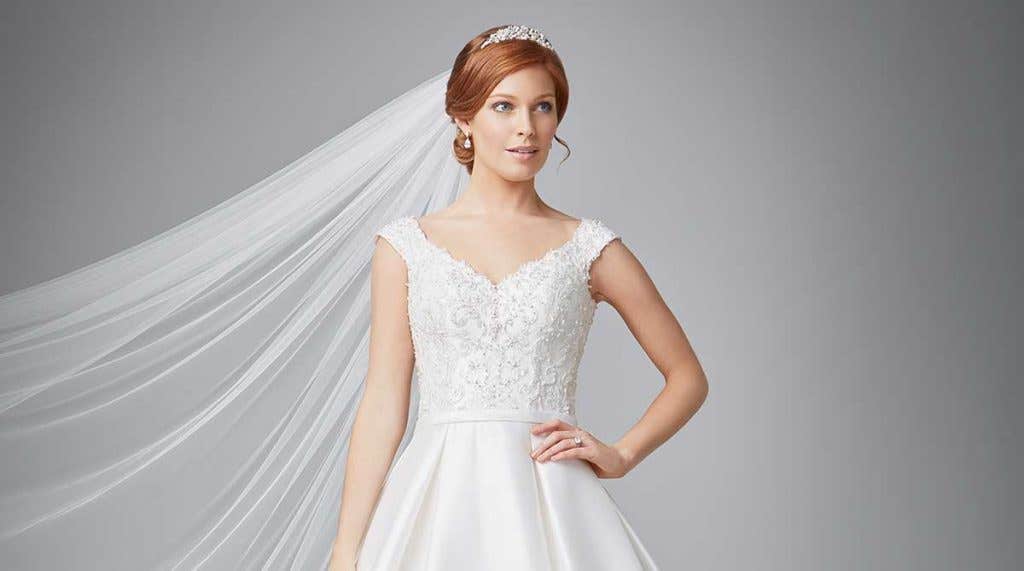 Sensational wedding dresses with straps