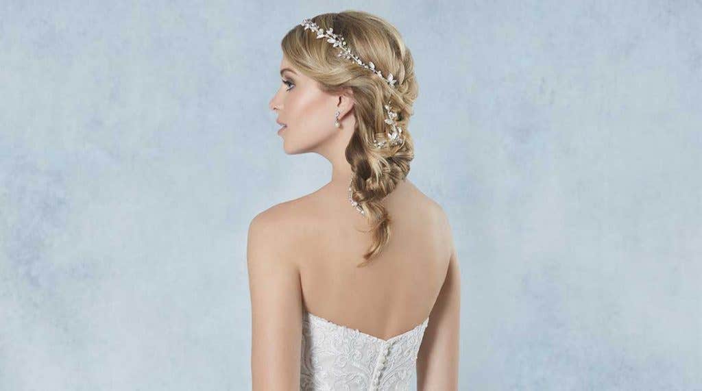Breathtaking new bridal hair jewellery