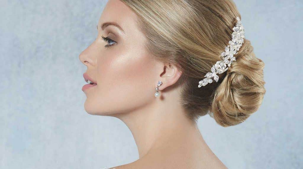 How to choose the perfect bridal hair accessories