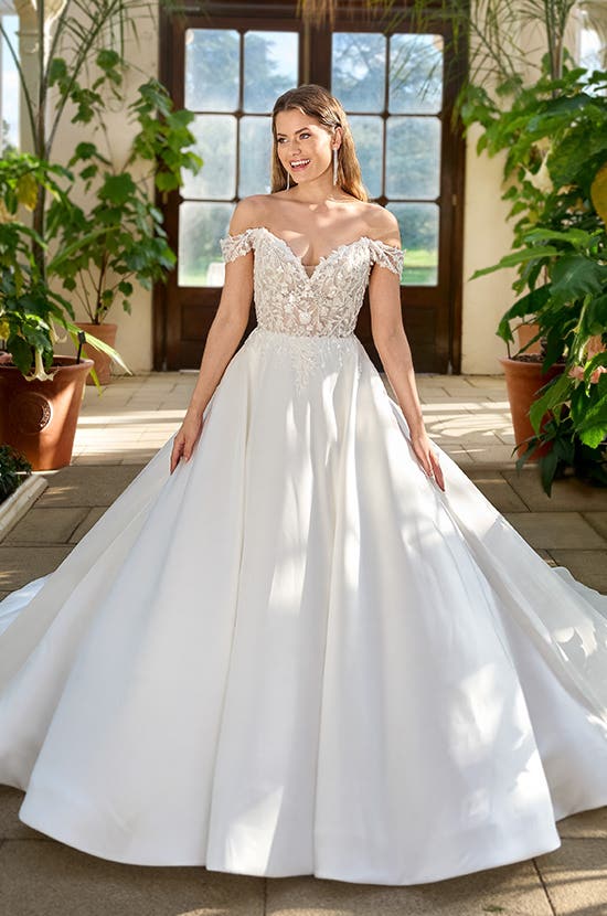 7 luxury wedding dresses with real wow factor - BLOG | IE | wed2b 7 luxury wedding dresses with real wow factor - BLOG | IE | wed2b