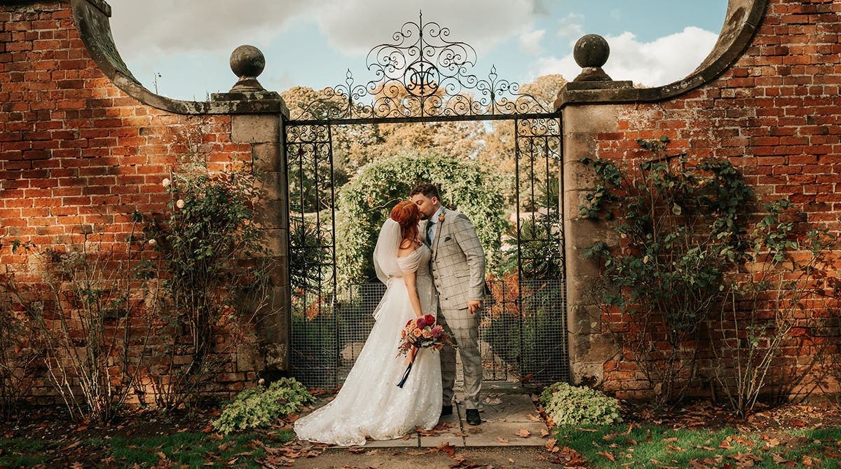 Jessica and Joshua’s lovely garden wedding venue