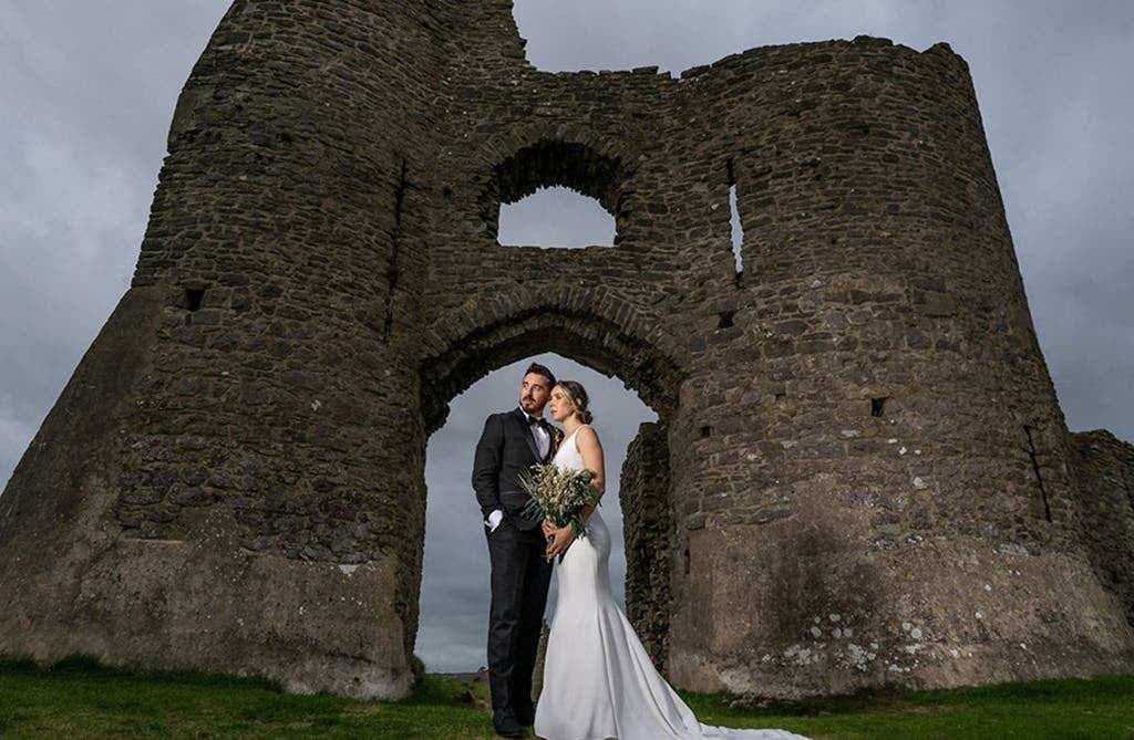 Stylishly spooky tips for a Halloween wedding