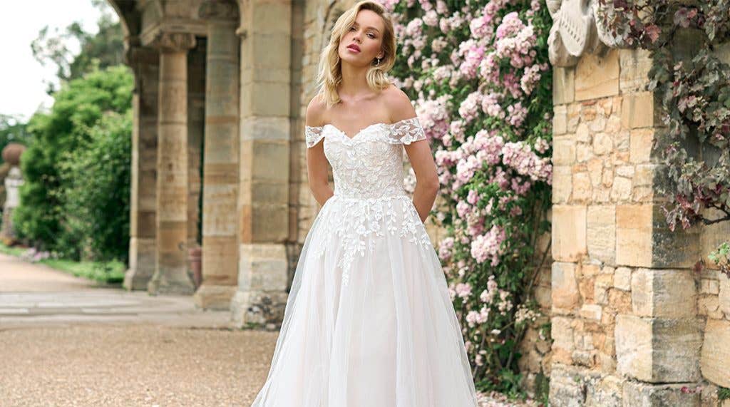Discover your wedding dress personality…