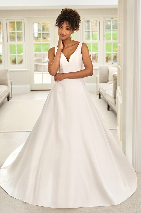 Vooraanzicht baljurk trouwjurk Cortez een trouwjurk met bandjes