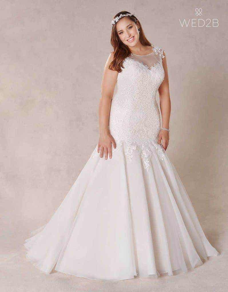 Discover our amazing new plus size wedding dress