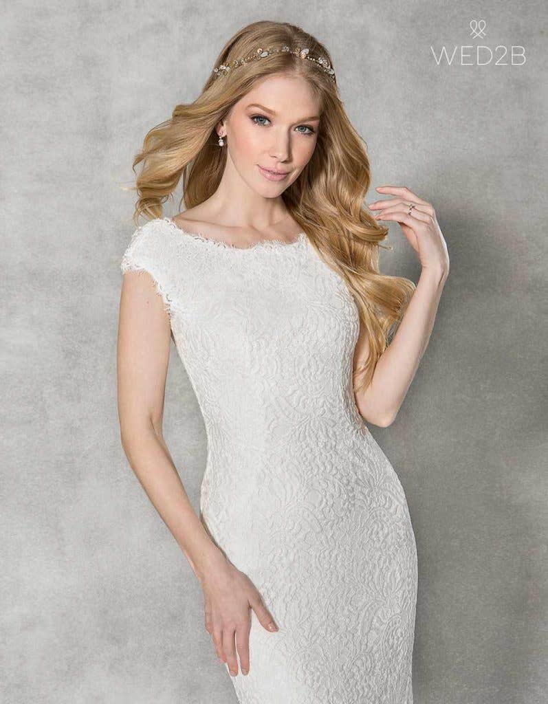 Summer-Embroidered wedding dresses