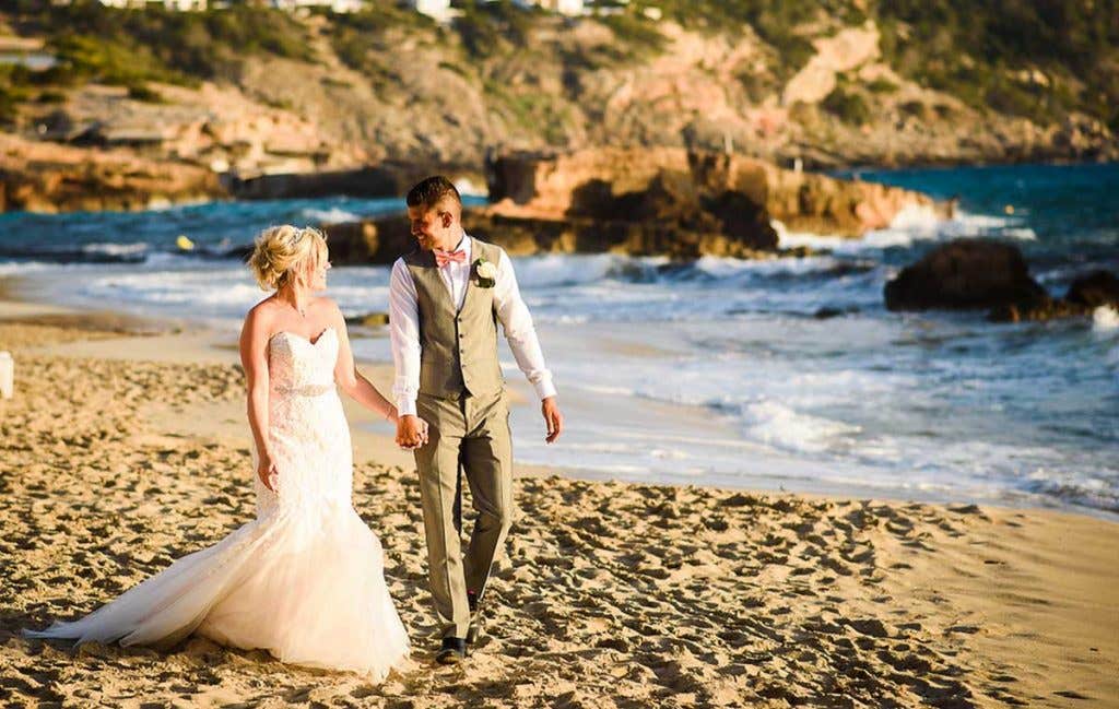 Real Weddings Swindon: Nicki and Greg’s beautiful Ibiza wedding