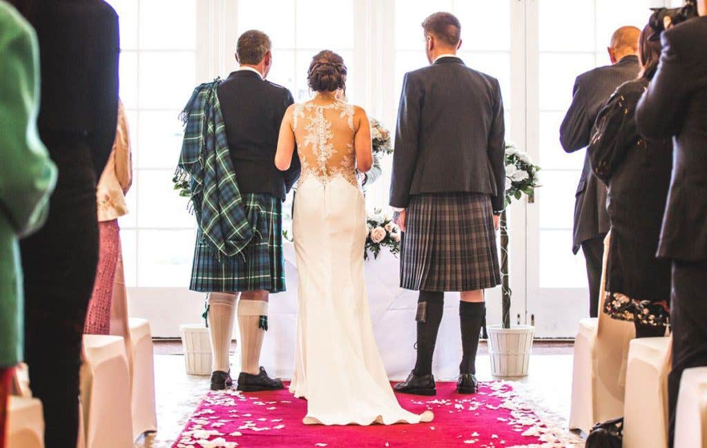 Real Weddings Scotland: Nikki and Richard’s rainy but romantic big day!