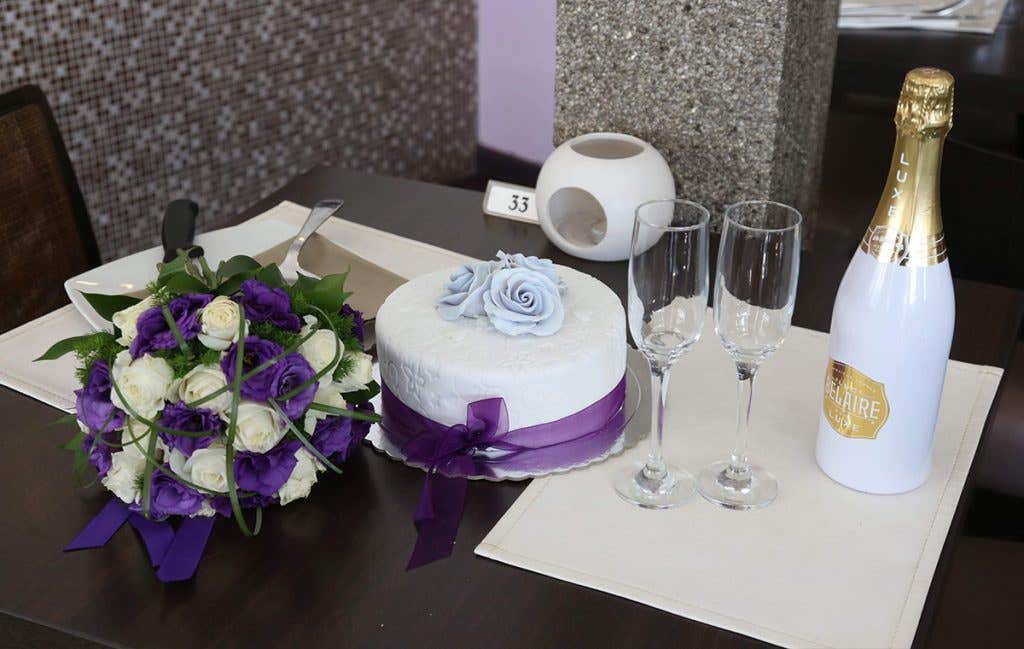 Real weddings Cyprus: Danielle and John’s beautiful wedding abroad