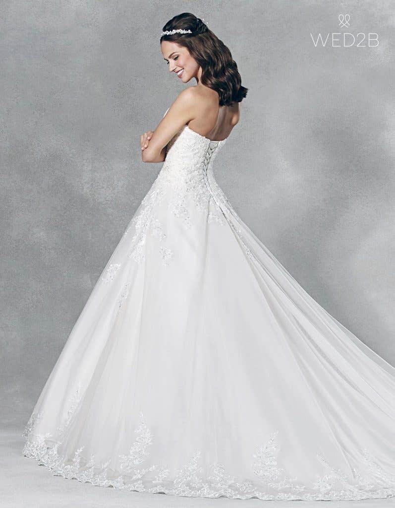 Find the perfect vintage lace wedding dress with Viva Bride - Emmy