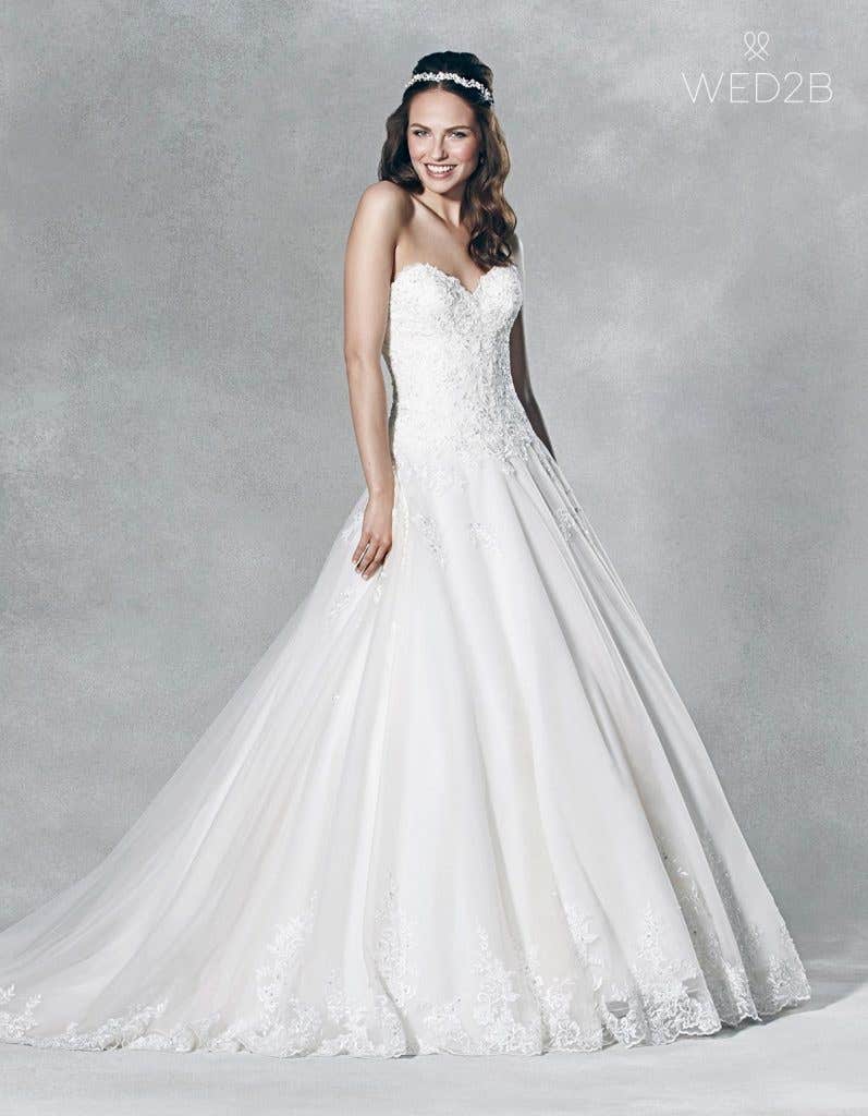 Find the perfect vintage lace wedding dress with Viva Bride - Emmy