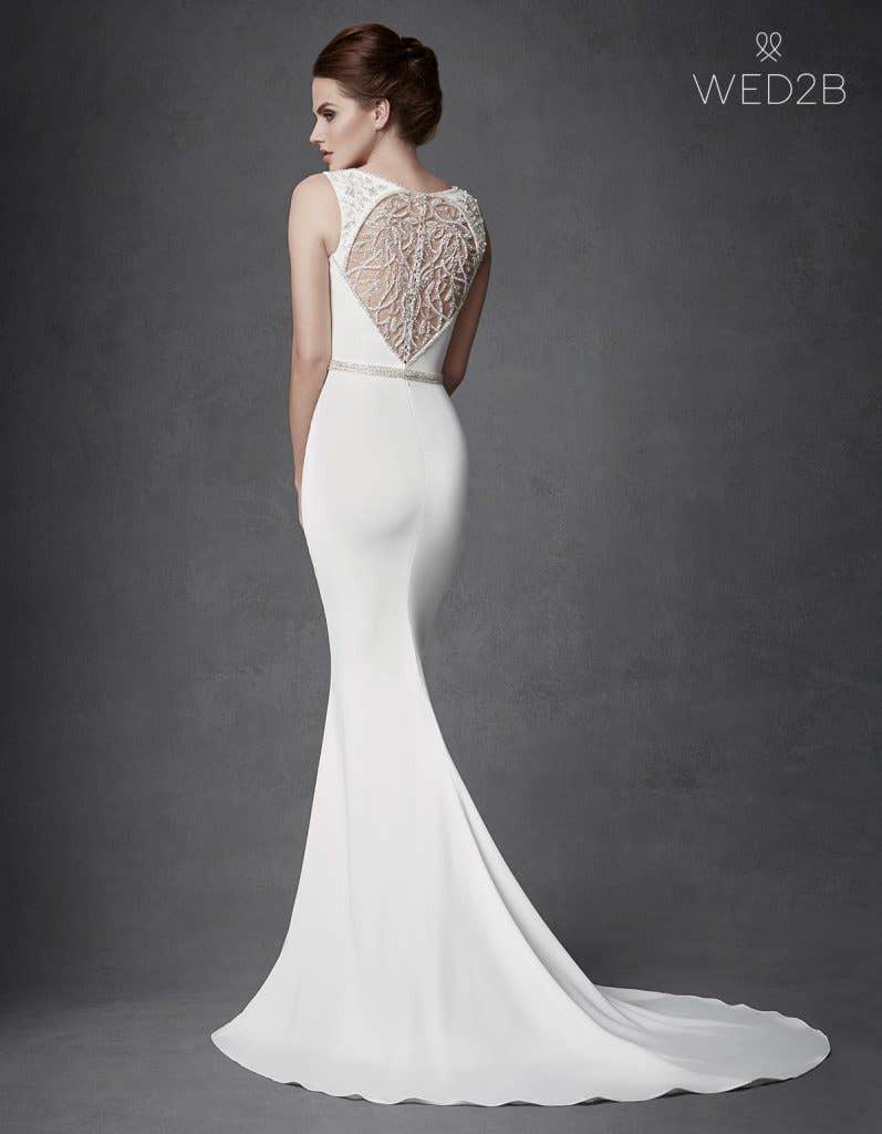Discover your perfect plunging neckline wedding dress… - Reno