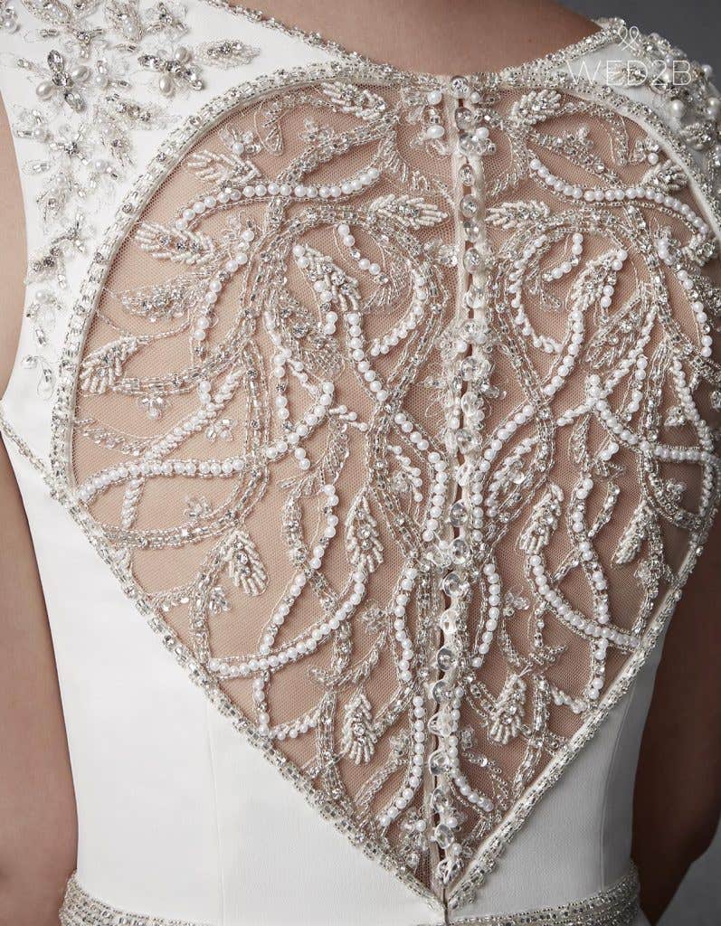 Discover your perfect plunging neckline wedding dress… - Reno