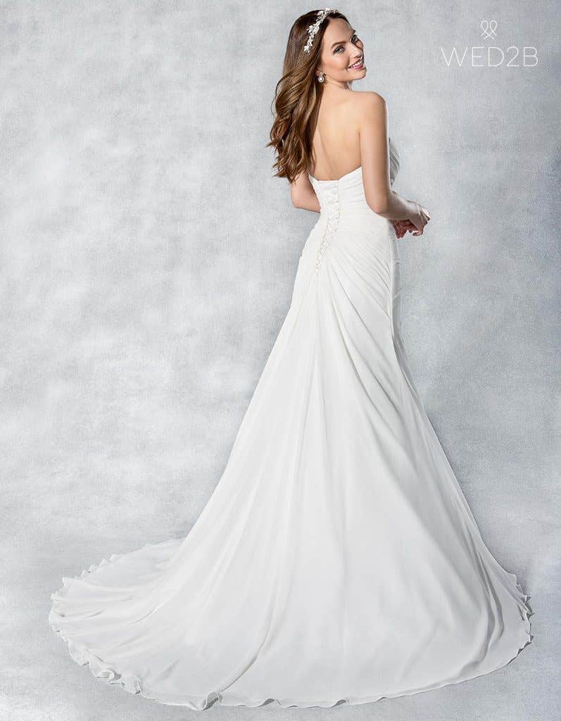 Find the perfect vintage lace wedding dress with Viva Bride - Sassi