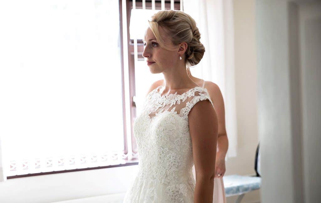 Real Weddings Norwich: Amy and Sam’s relaxed and romantic wedding day - Bronwyn