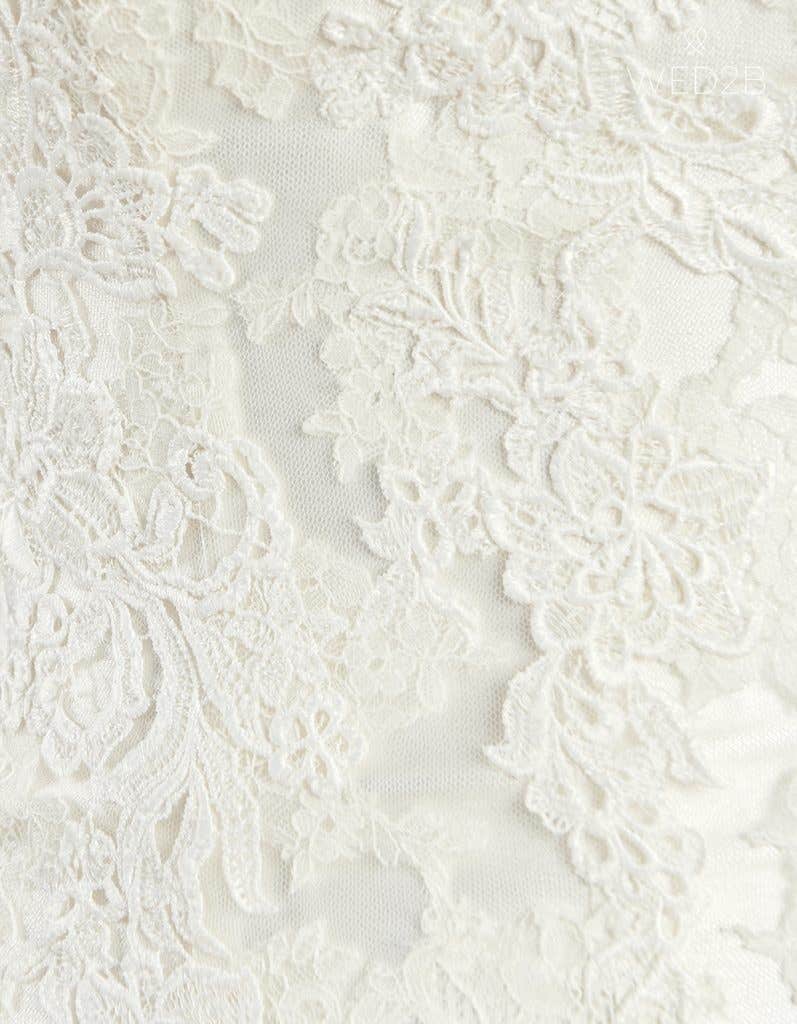 Detail view of vintage wedding dress Alana by Anna Sorrano