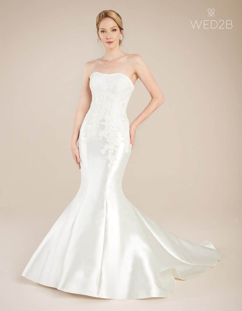 Front view of vintage wedding dress Alana by Anna Sorrano