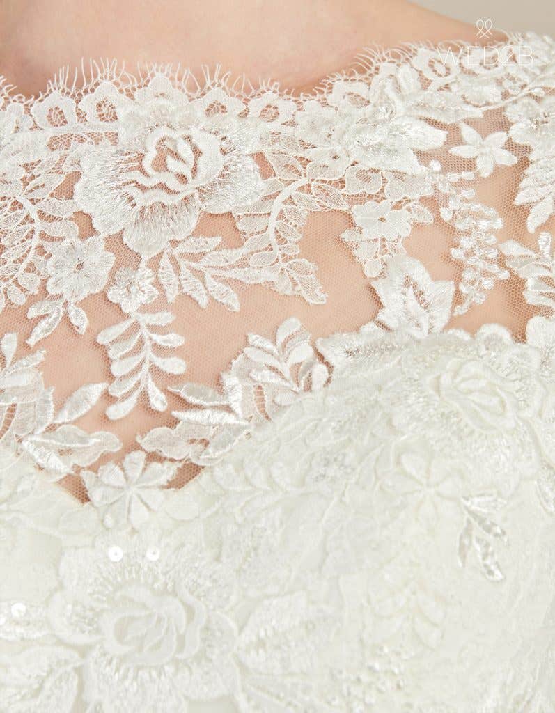 Detail view of vintage wedding dress Laurenza by Anna Sorrano