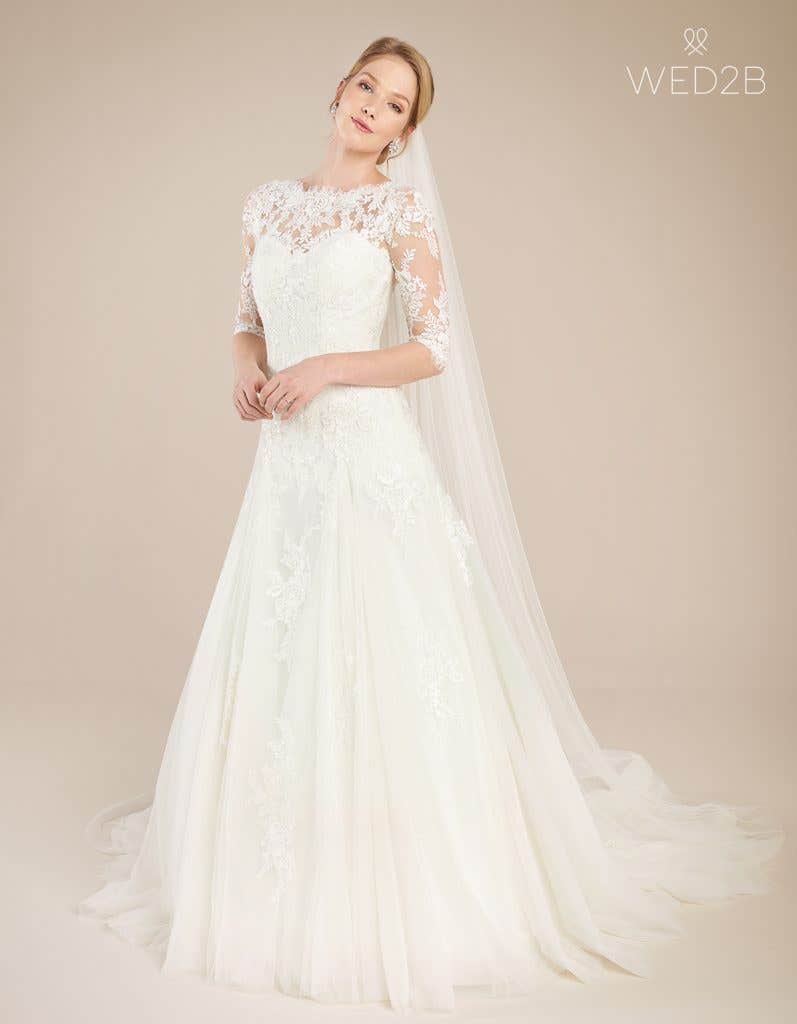 Front view of vintage wedding dress Laurenza by Anna Sorrano