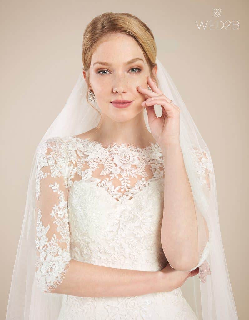 Front crop view of vintage wedding dress Laurenza by Anna Sorrano