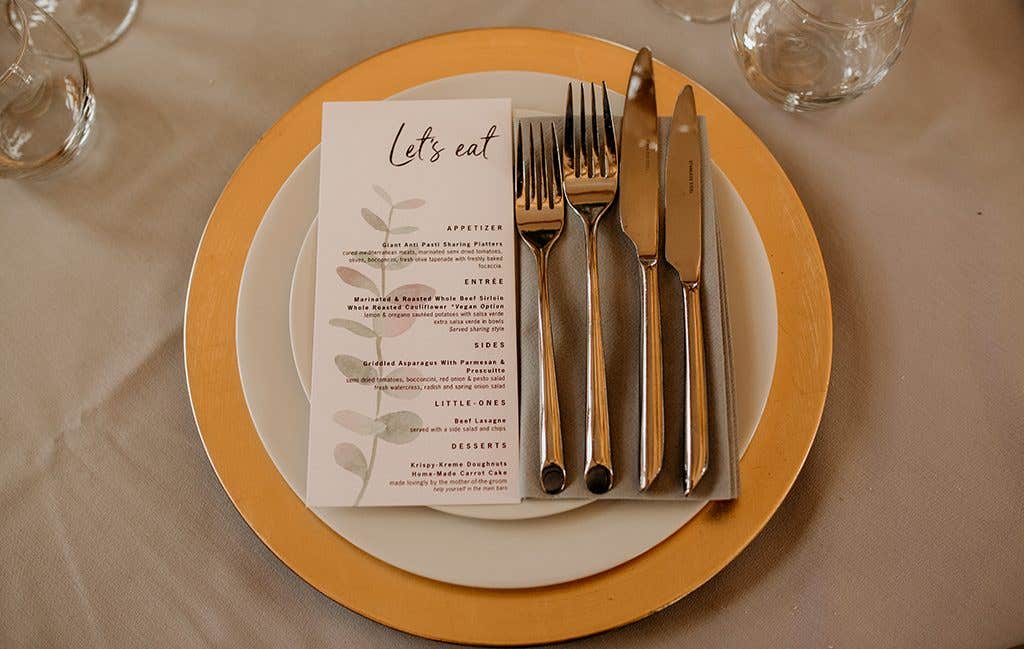 Delicate decor at this Cotswolds wedding