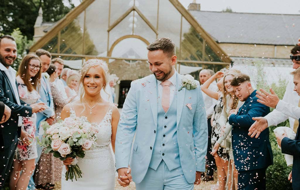 Real Weddings Milton Keynes: Ellie and Darryl’s travel-themed wedding