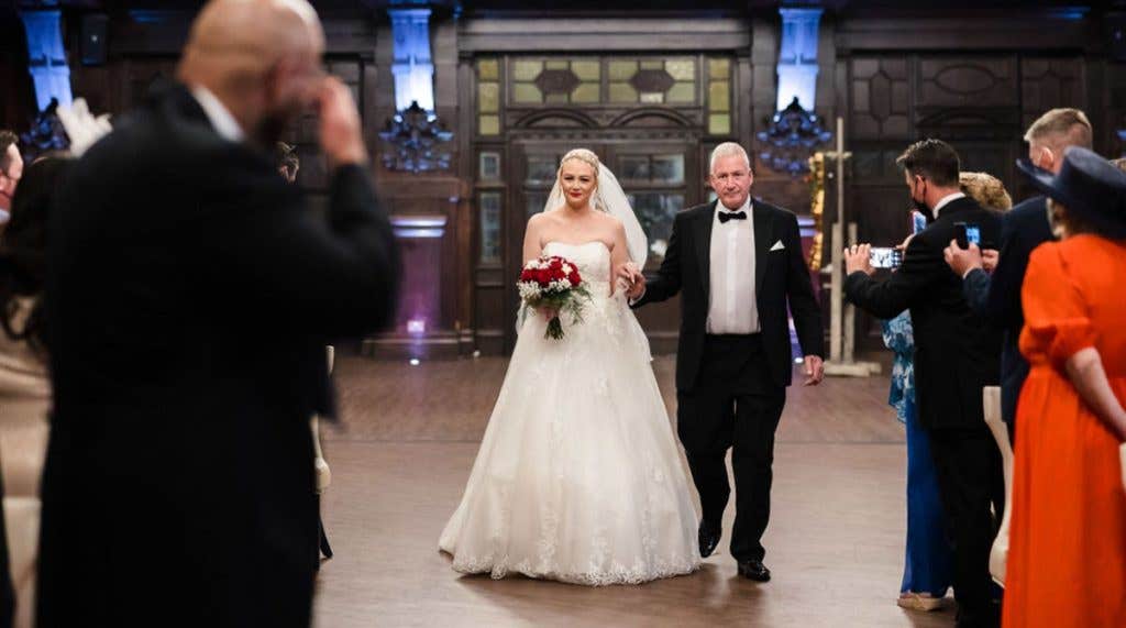 Real Weddings Cardiff: Sian and Kyle’s laid-back wedding