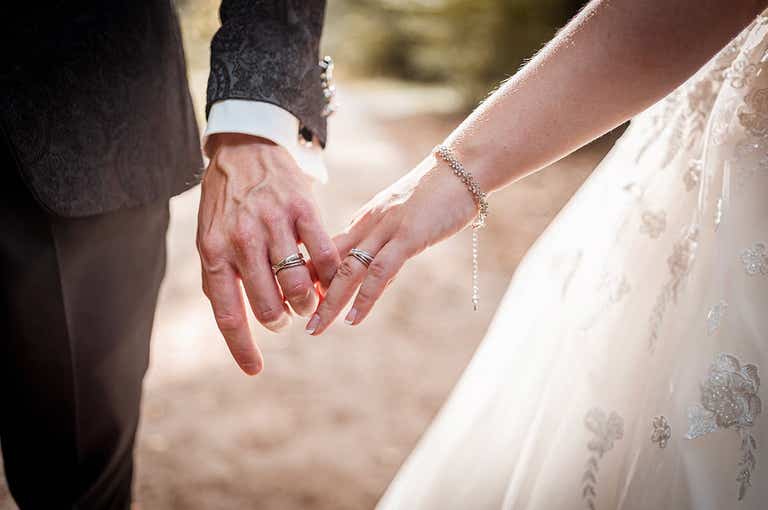 Jolien and Rein's wedding bands