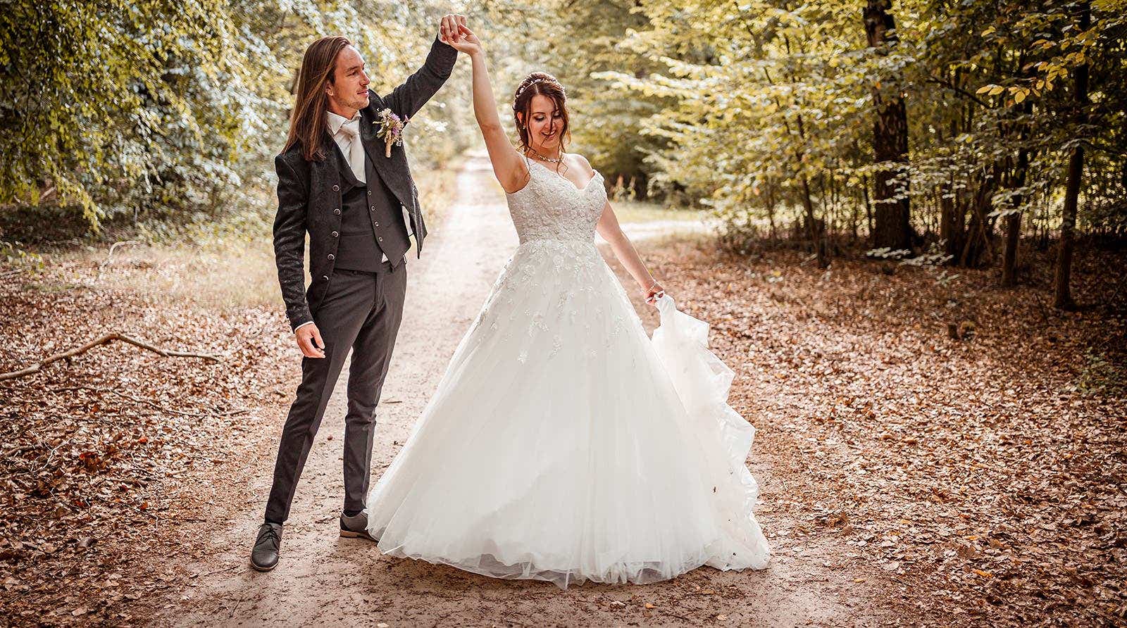 Jolien and Rein’s summer festival wedding