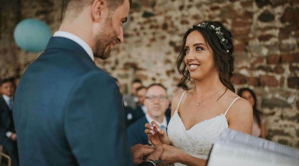 Real Weddings Milton Keynes: A DIY bride and a homemade celebration